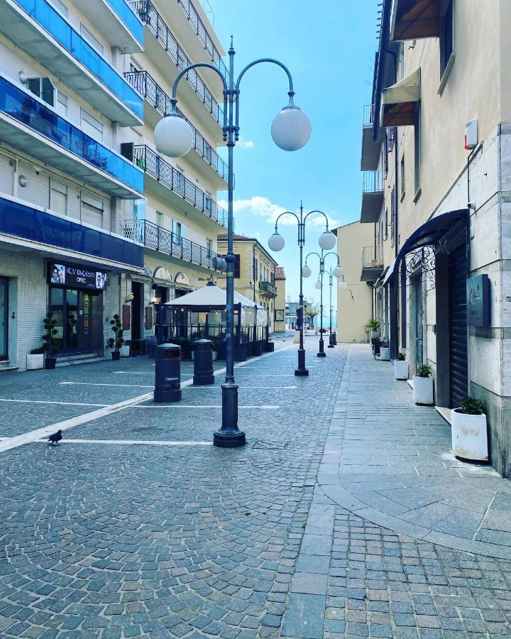 Affittacamere Via Roma 12 Follonica Exterior photo